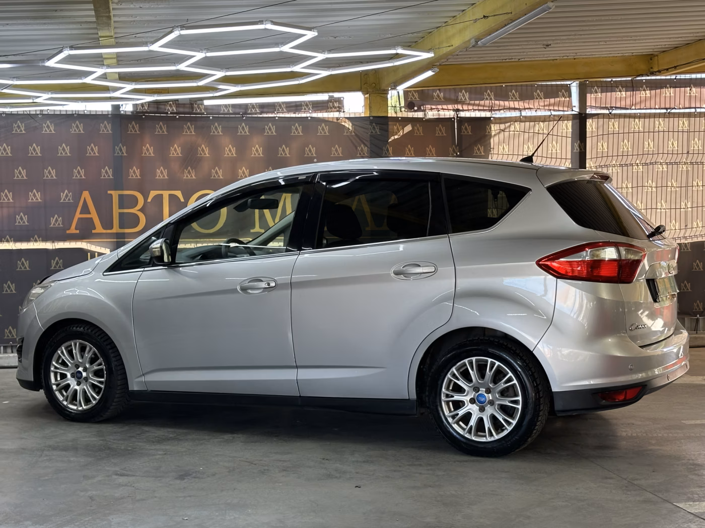 Ford C-MAX фото 7