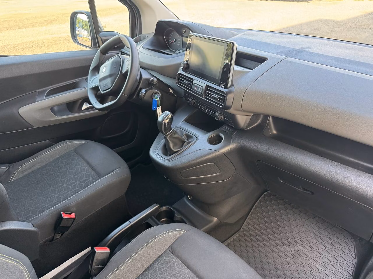 Peugeot Rifter фото 18