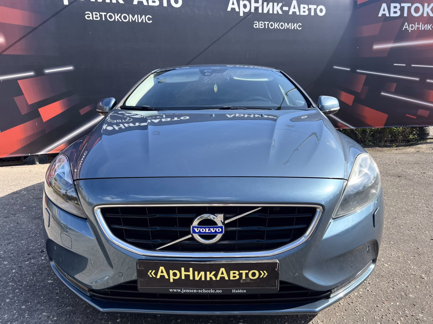 Volvo V40 фото 6