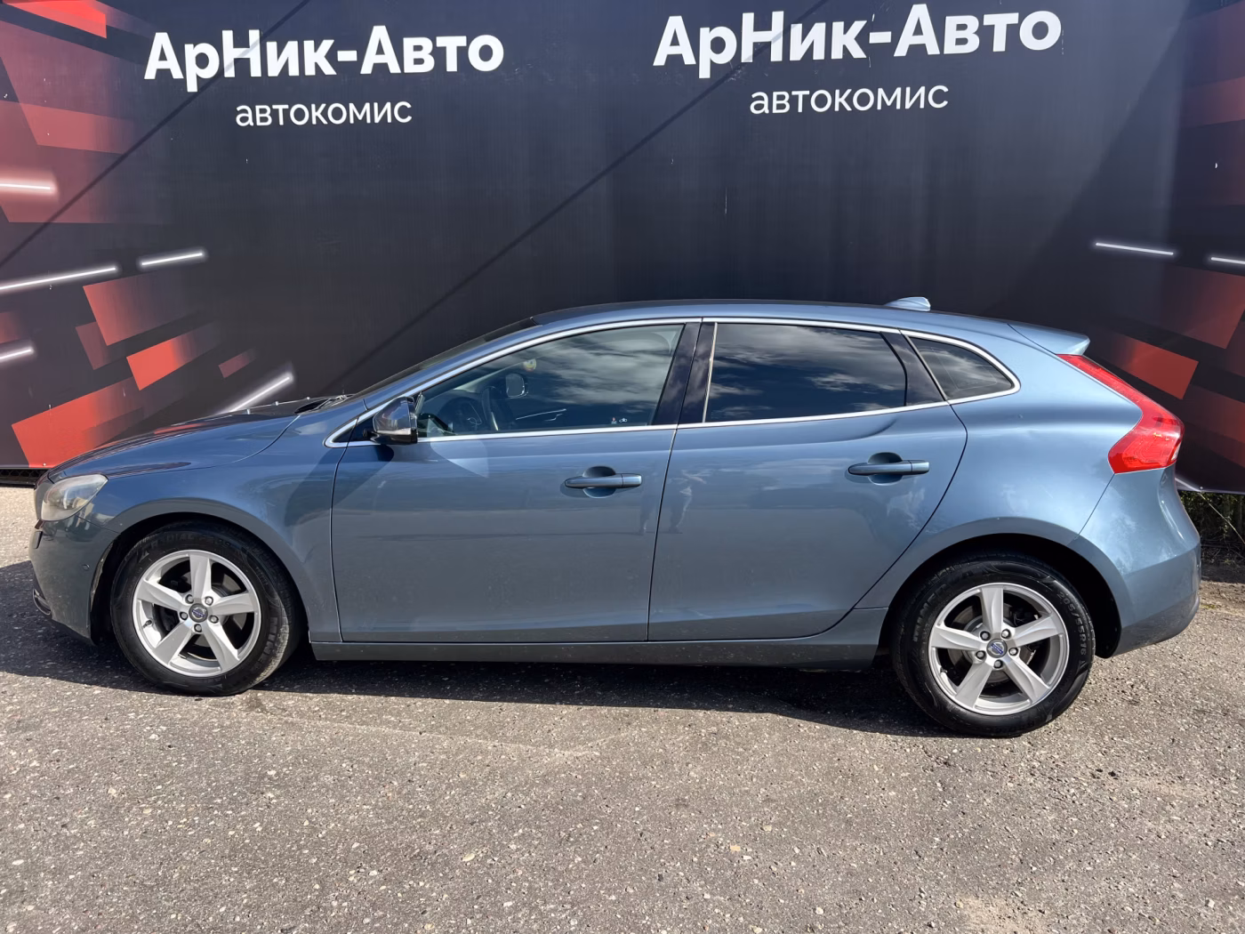 Volvo V40 фото 7