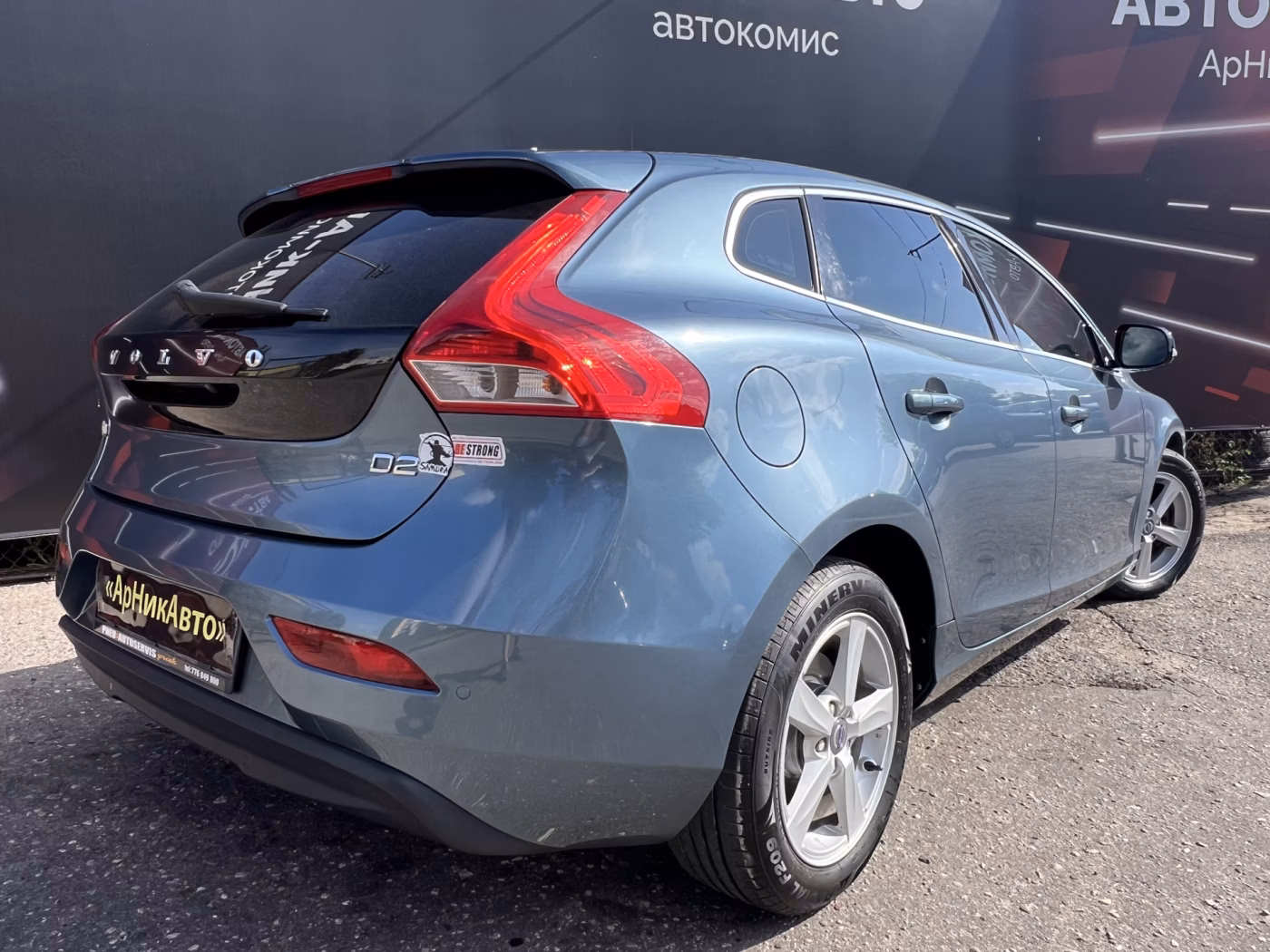 Volvo V40 фото 3