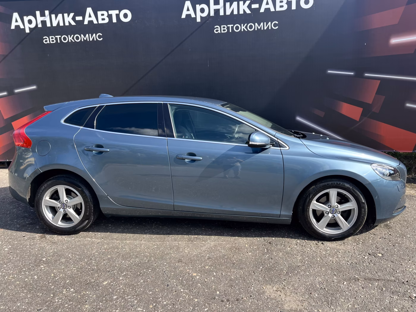 Volvo V40 фото 8