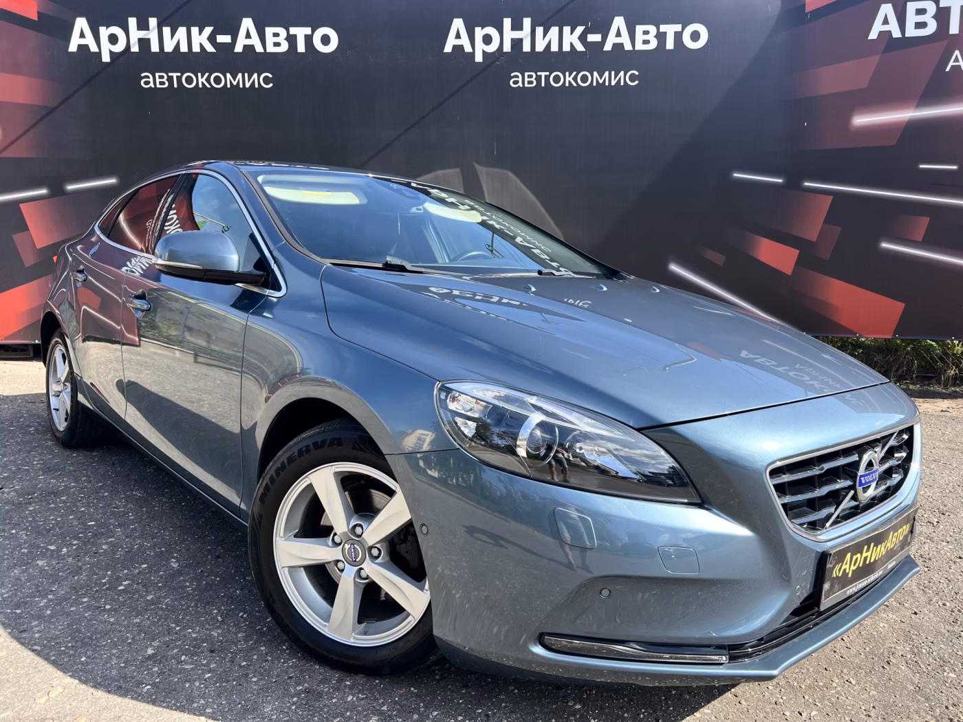 Volvo V40