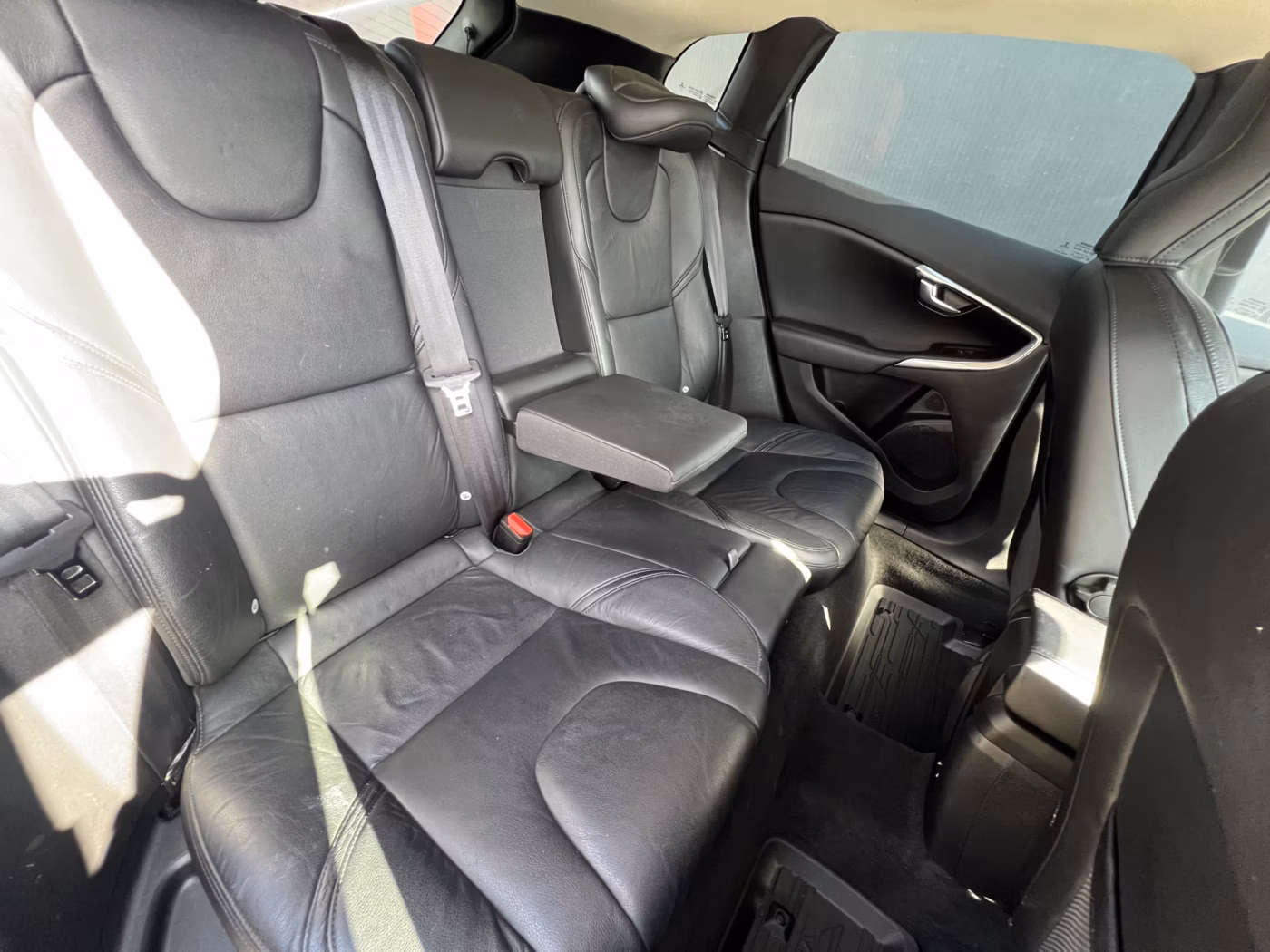 Volvo V40 фото 22