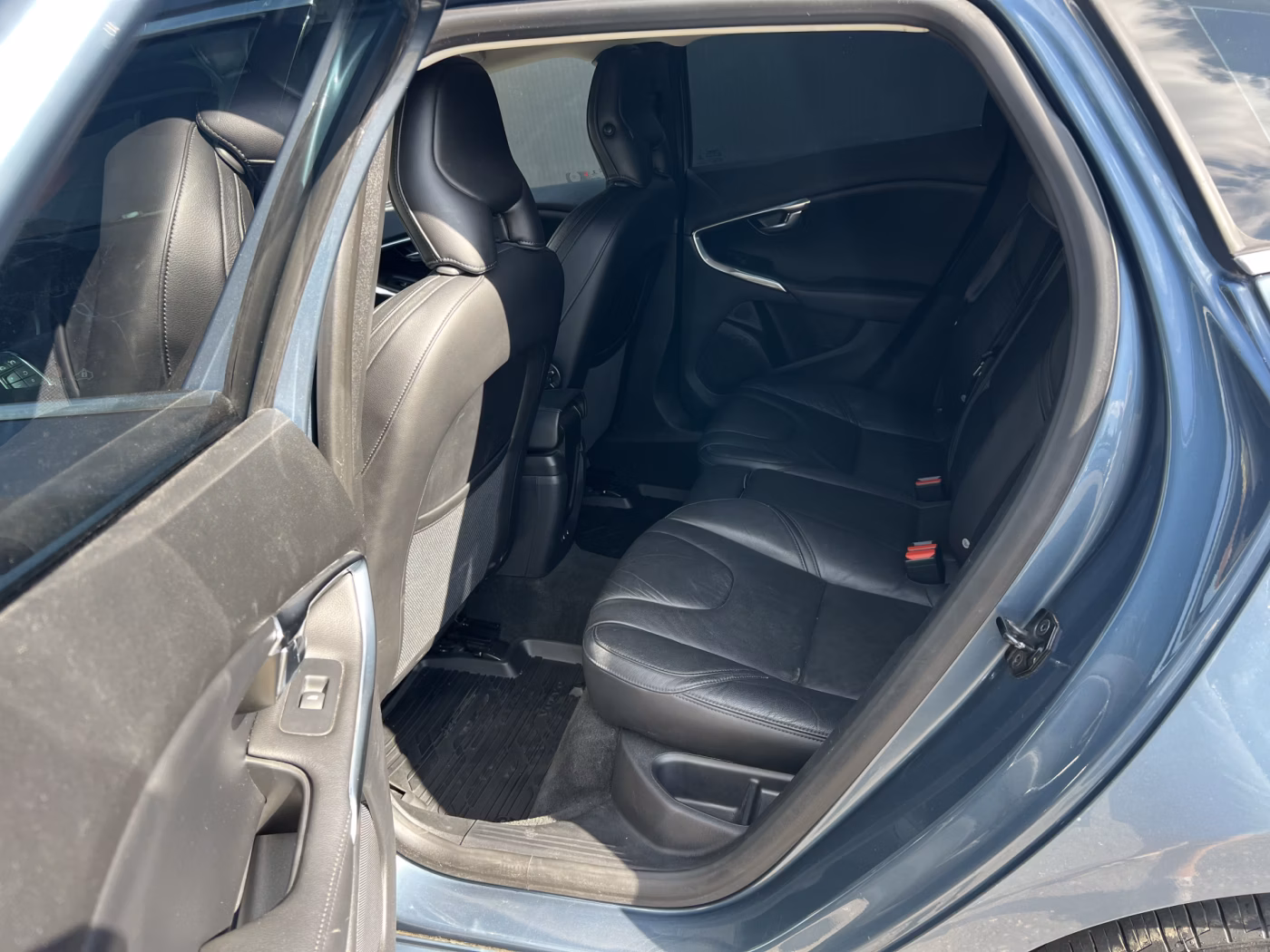 Volvo V40 фото 14