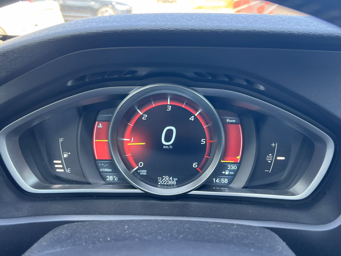 Volvo V40 фото 9