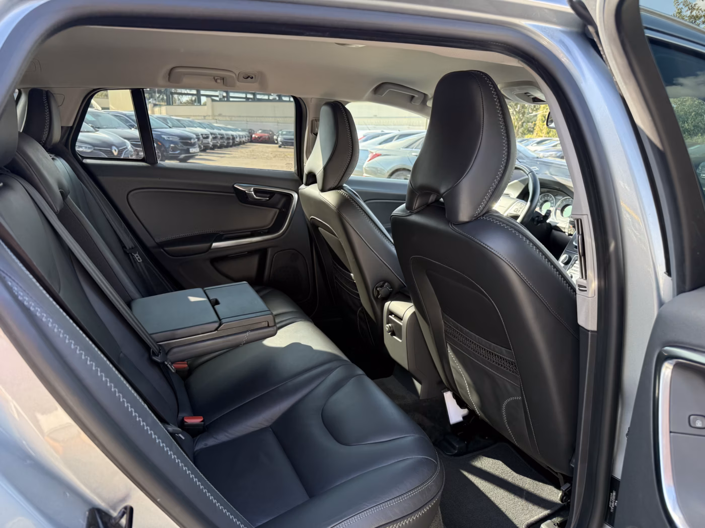 Volvo V60 фото 14