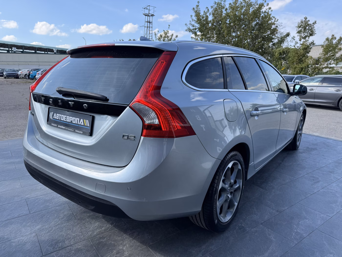 Volvo V60 фото 3
