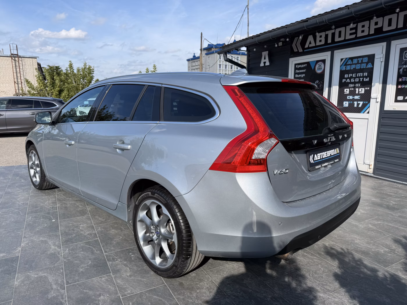 Volvo V60 фото 5