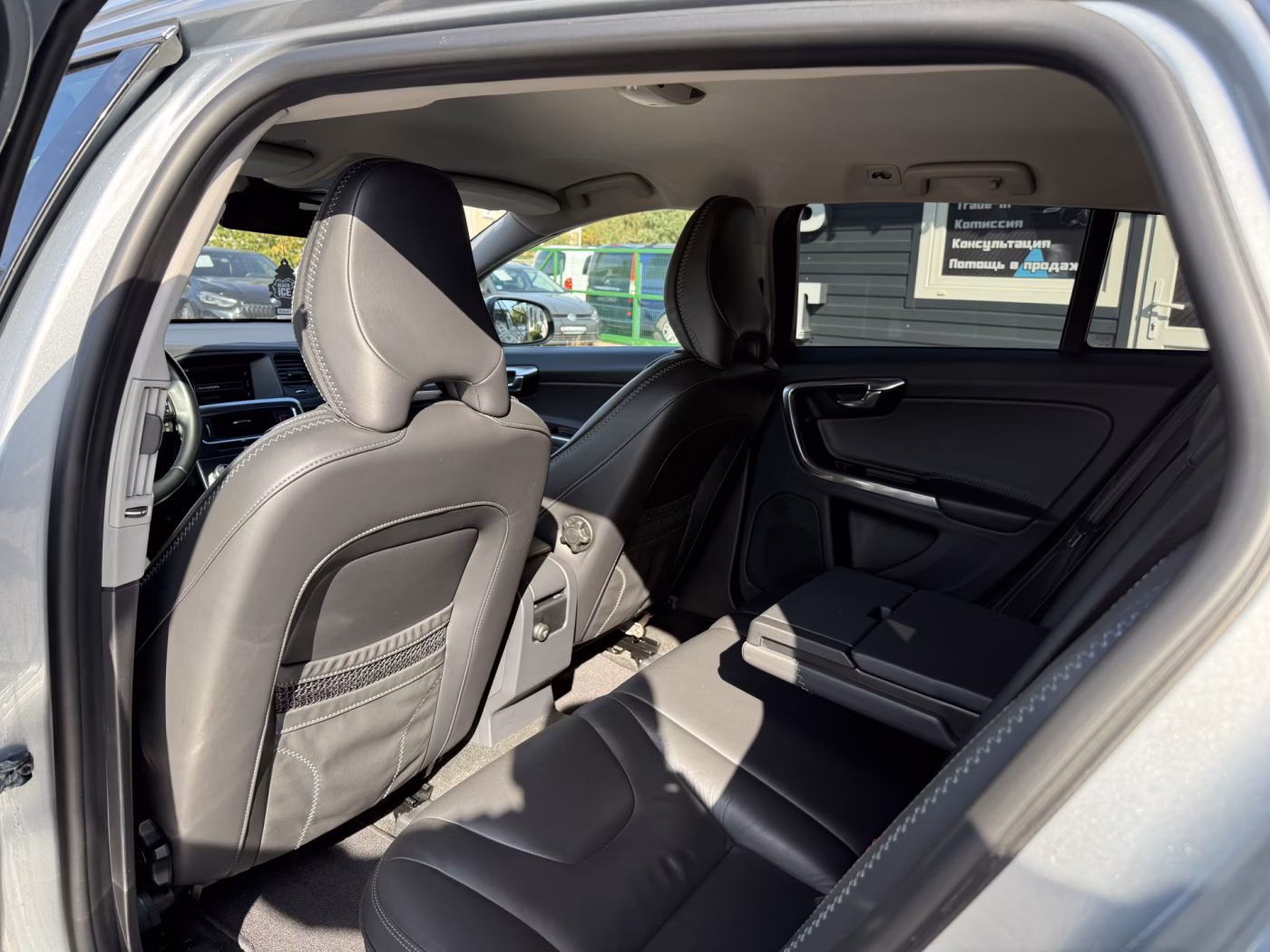 Volvo V60 фото 9