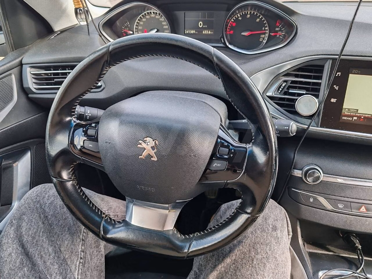 Peugeot 308 фото 12