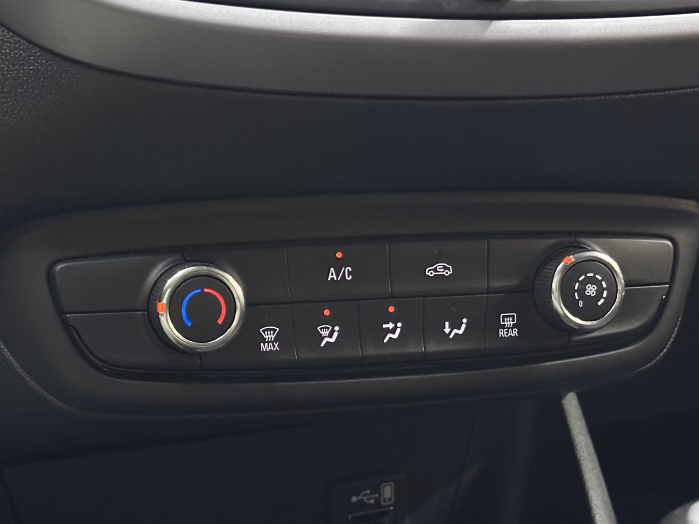 Opel Crossland X фото 16