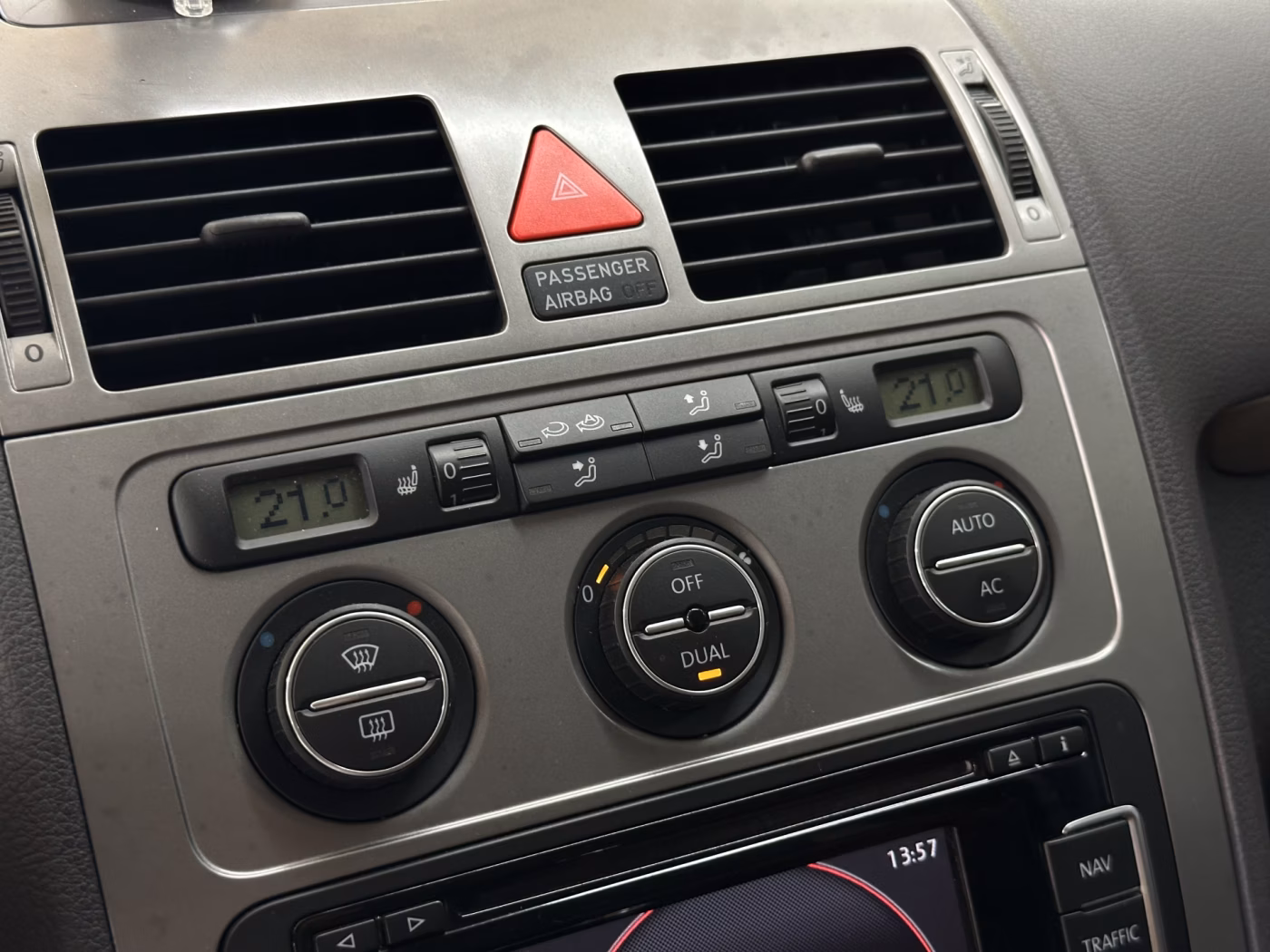 Volkswagen Touran Cross фото 24