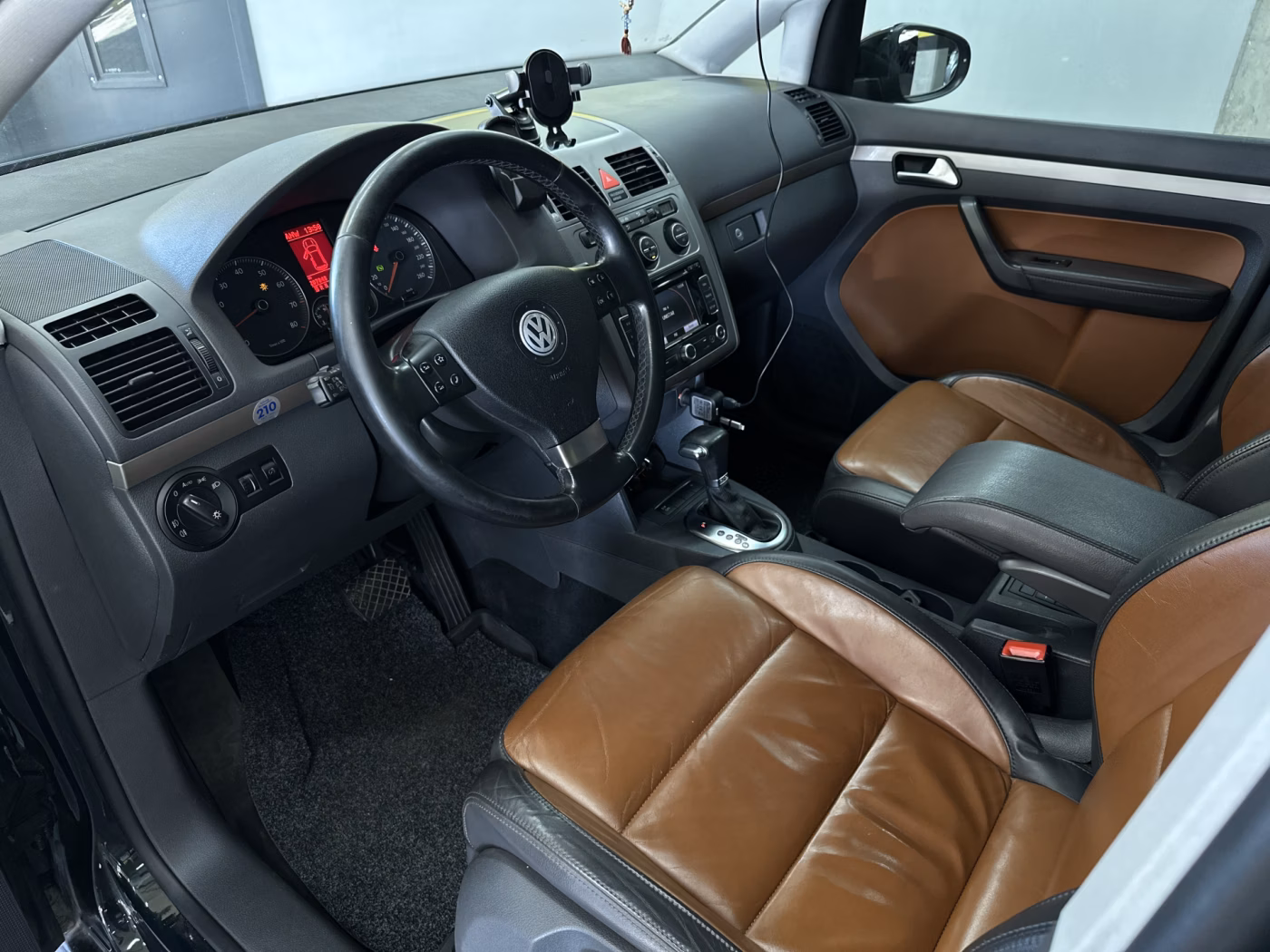 Volkswagen Touran Cross фото 13