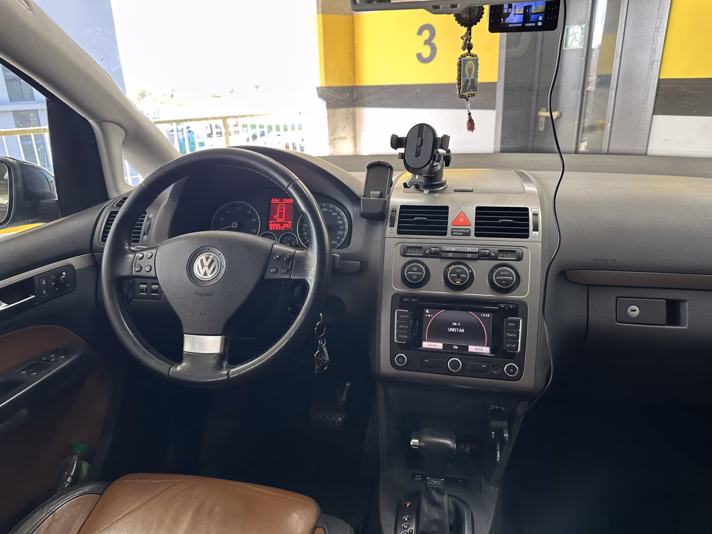 Volkswagen Touran Cross фото 10