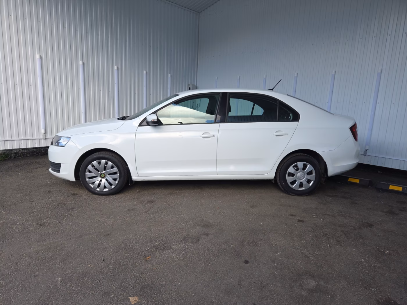 Skoda Rapid фото 8