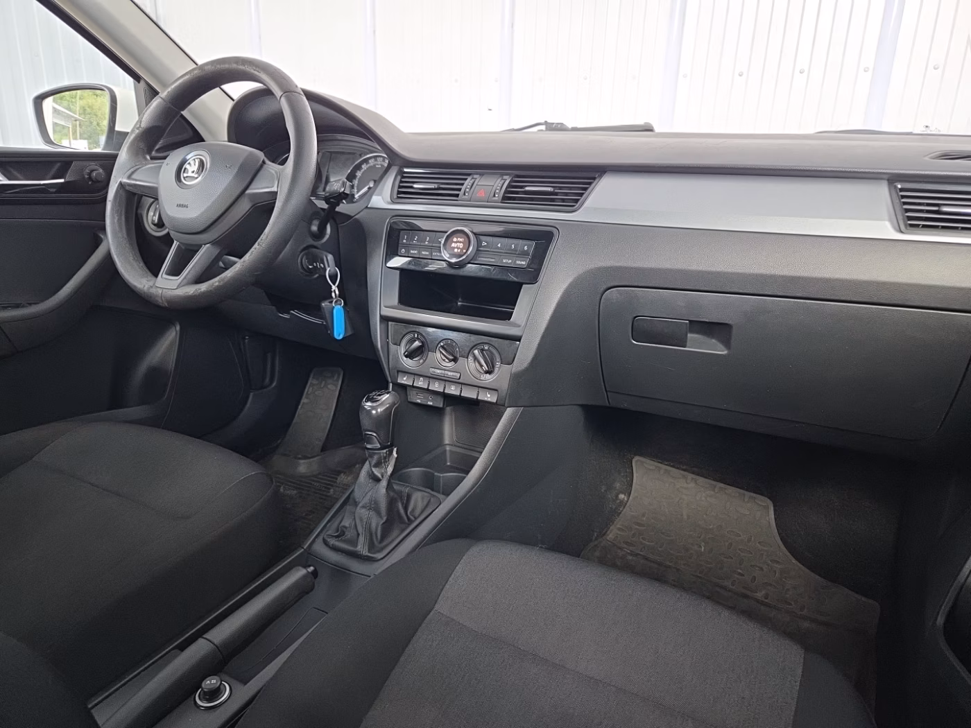 Skoda Rapid фото 11