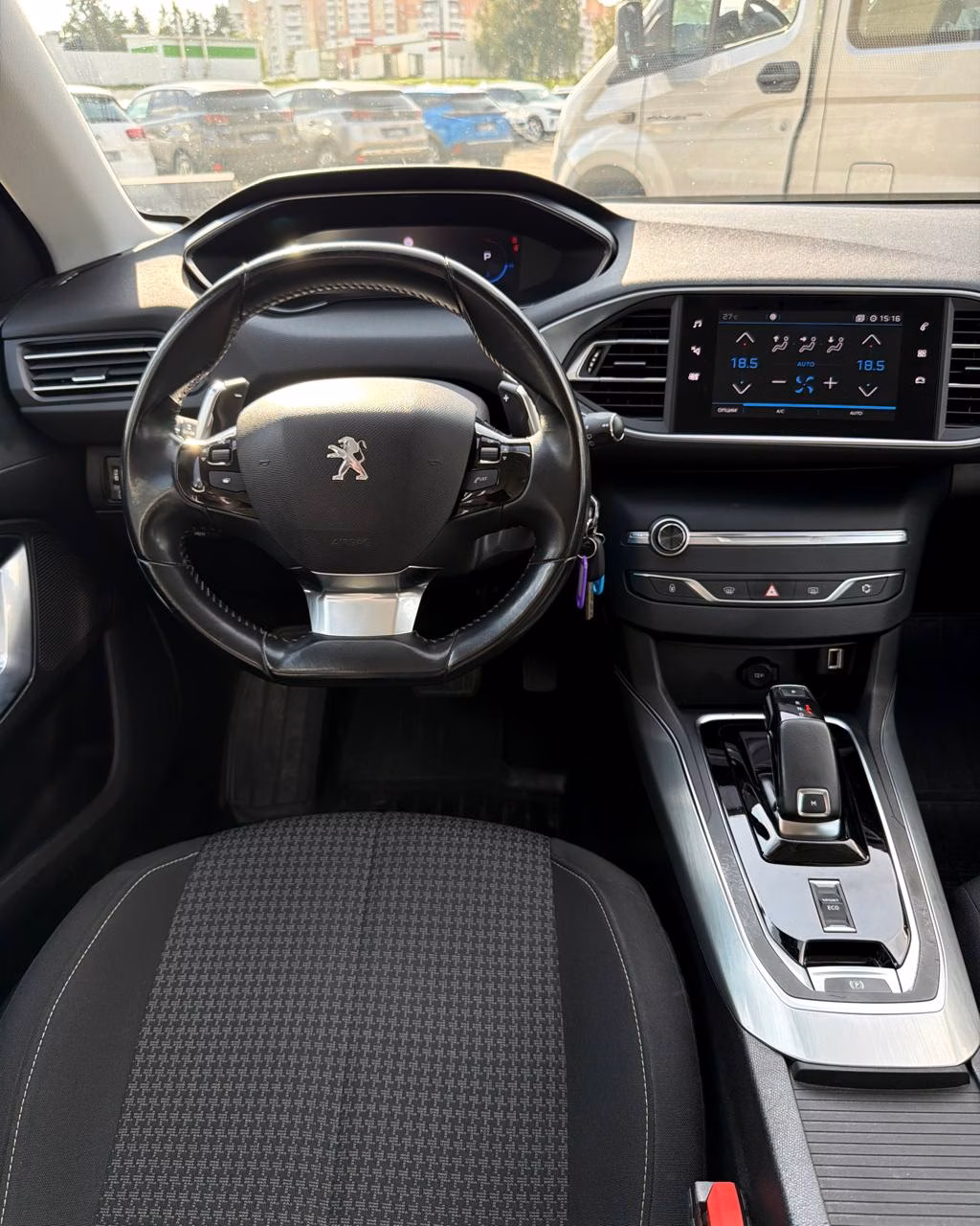 Peugeot 308 фото 11