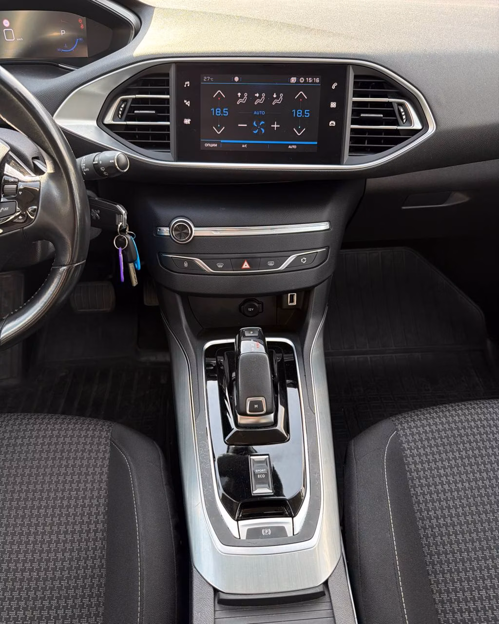 Peugeot 308 фото 12