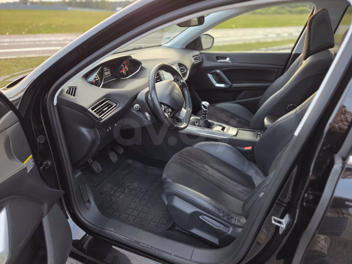 Peugeot 308 фото 9
