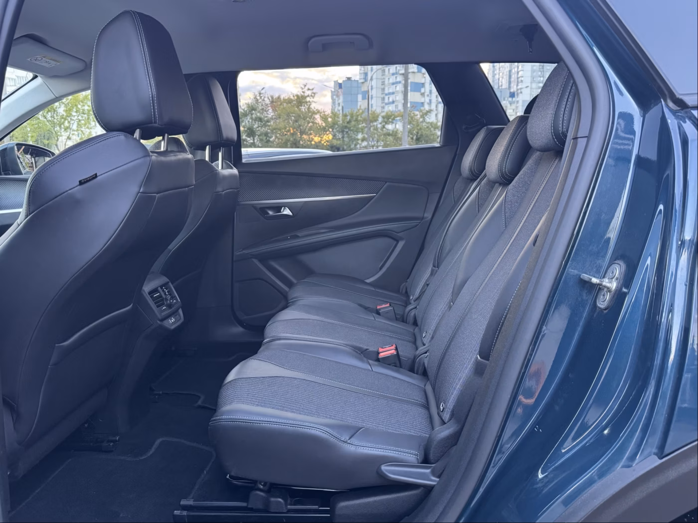 Peugeot 5008 фото 12