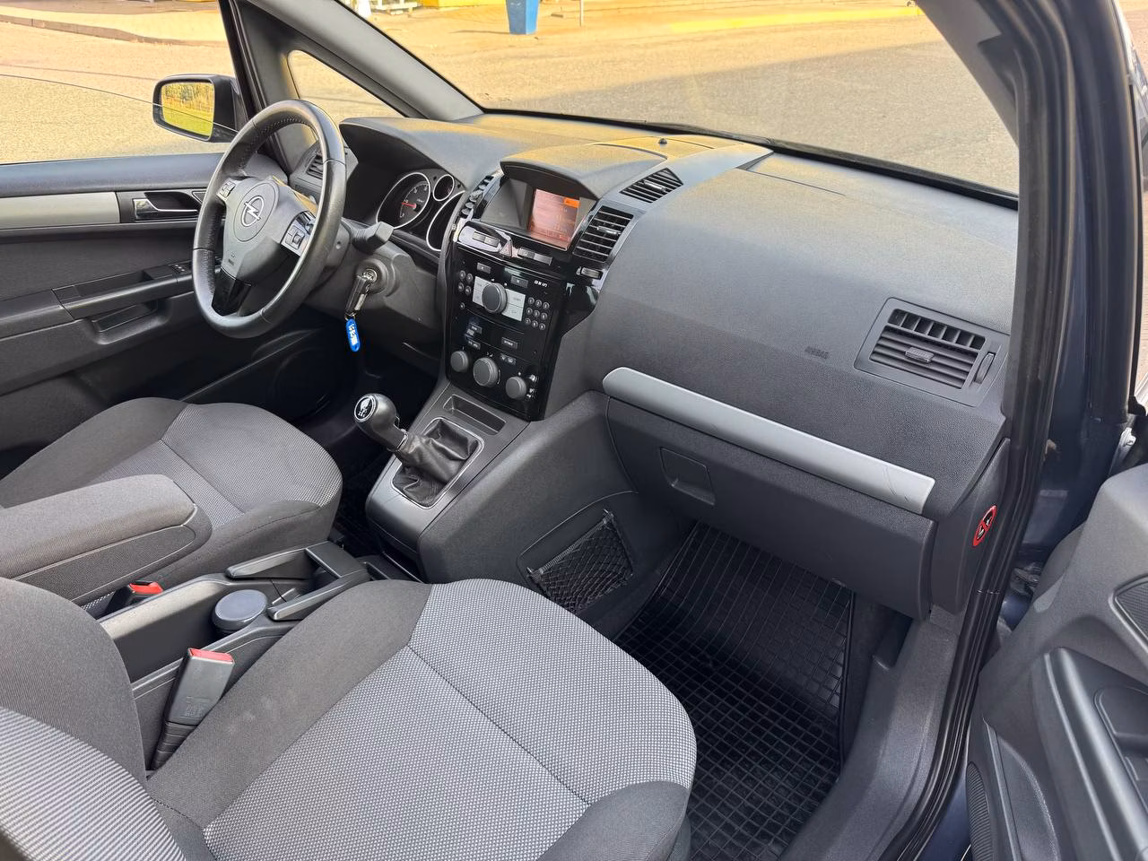 Opel Zafira фото 17