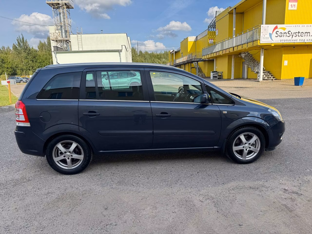 Opel Zafira фото 4