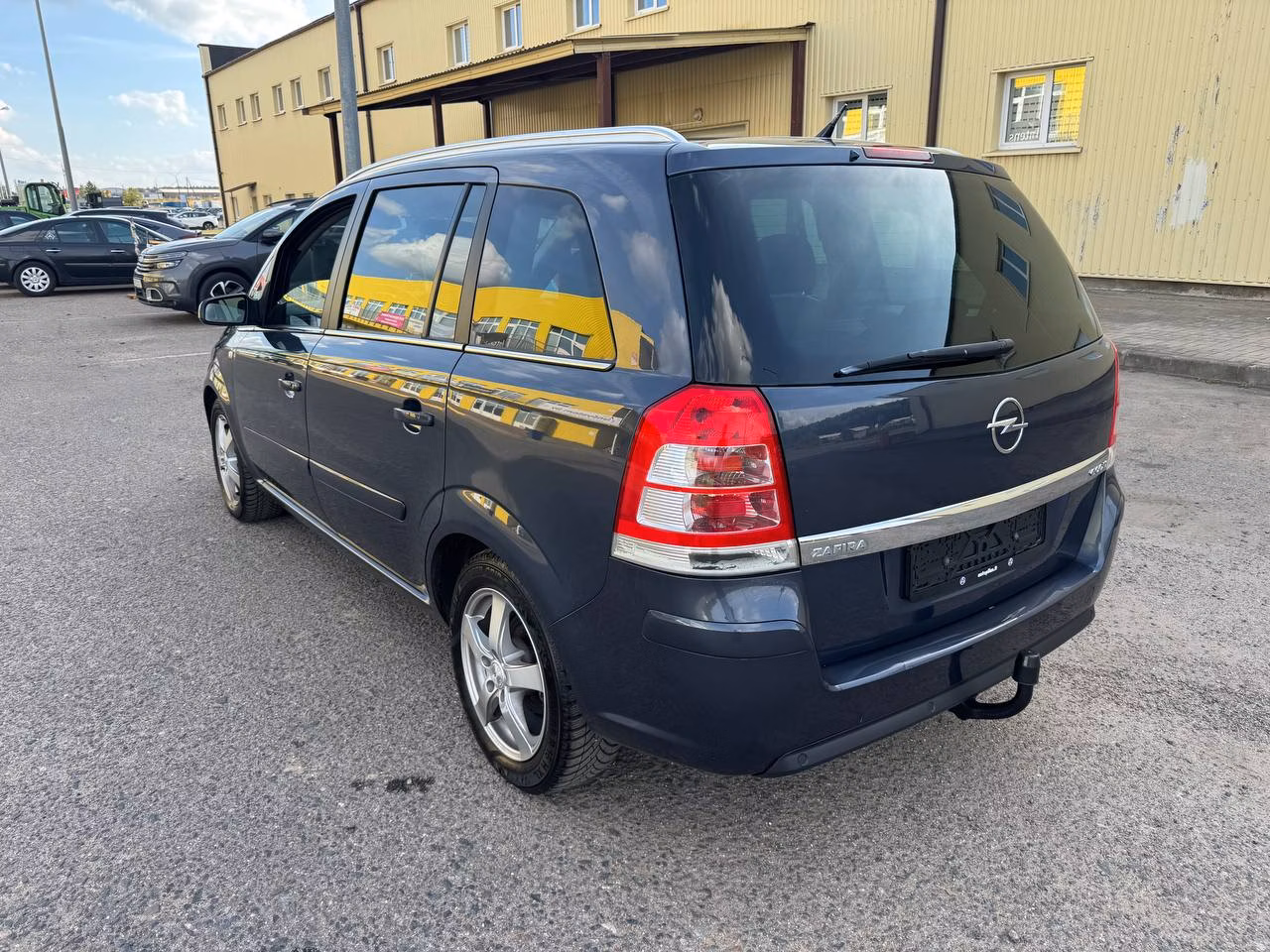 Opel Zafira фото 7