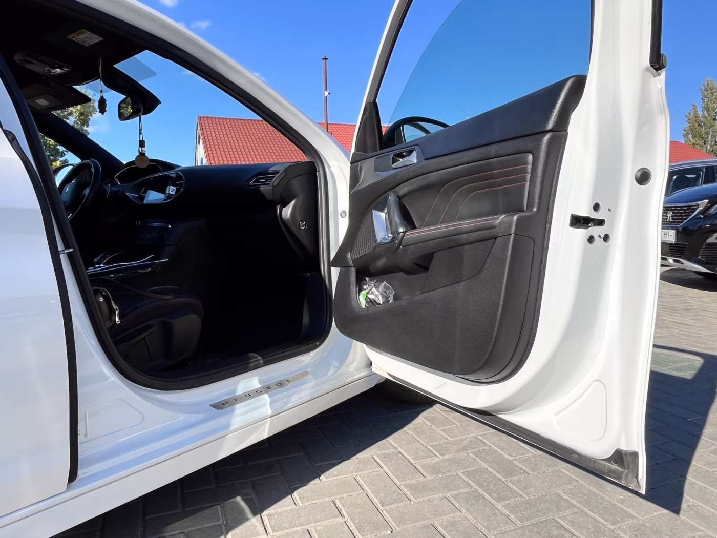 Peugeot 308 фото 12