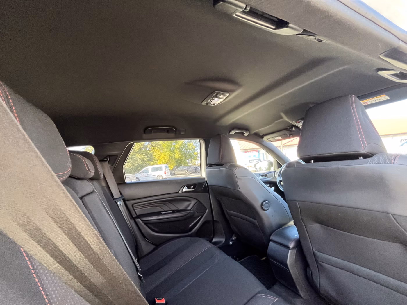 Peugeot 308 фото 13