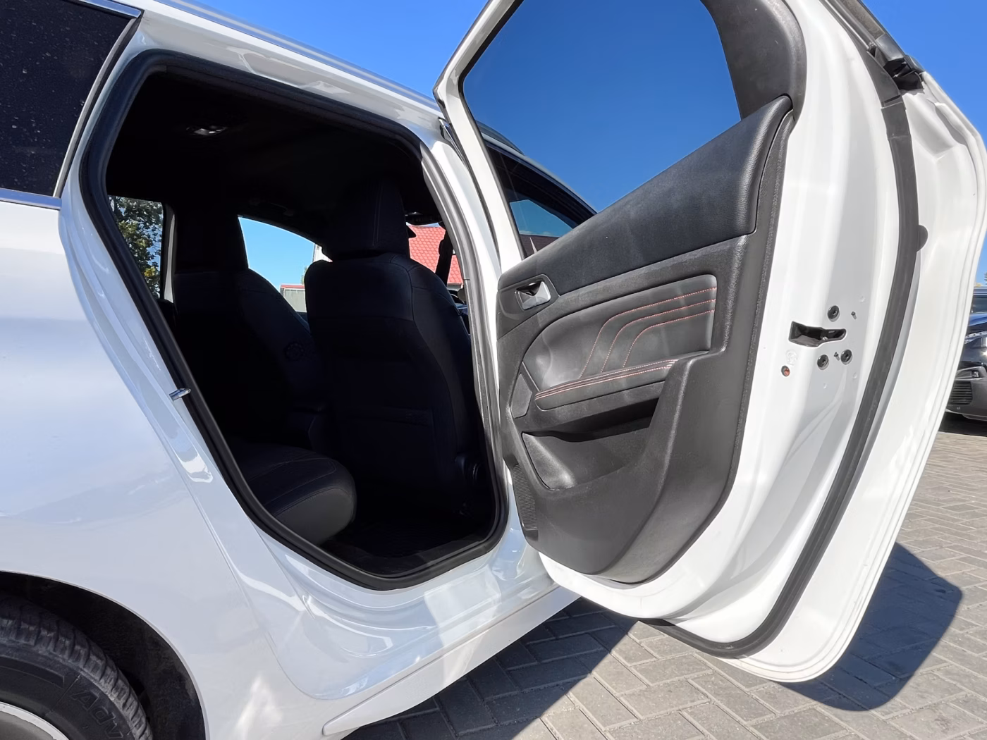 Peugeot 308 фото 15