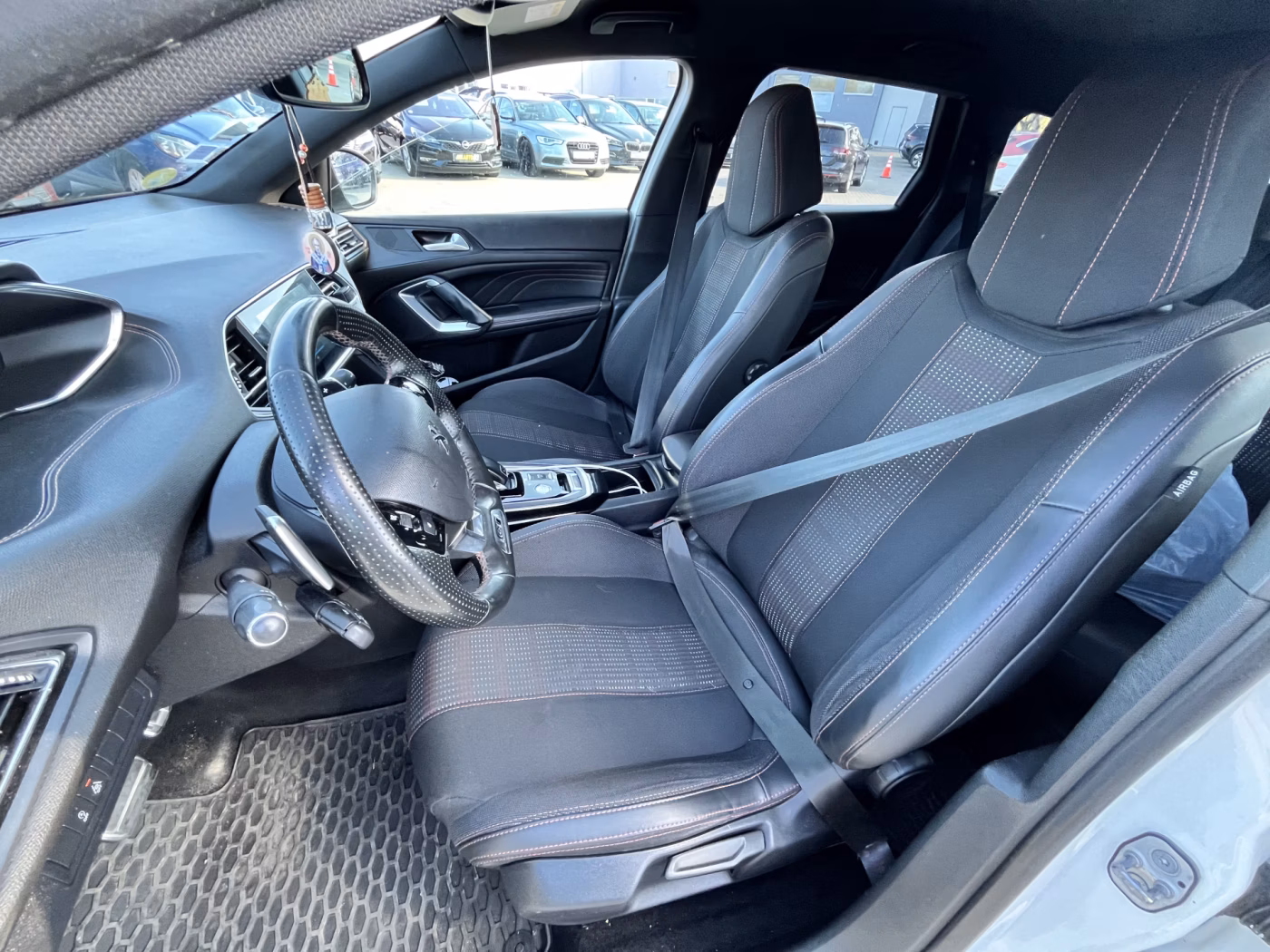 Peugeot 308 фото 21