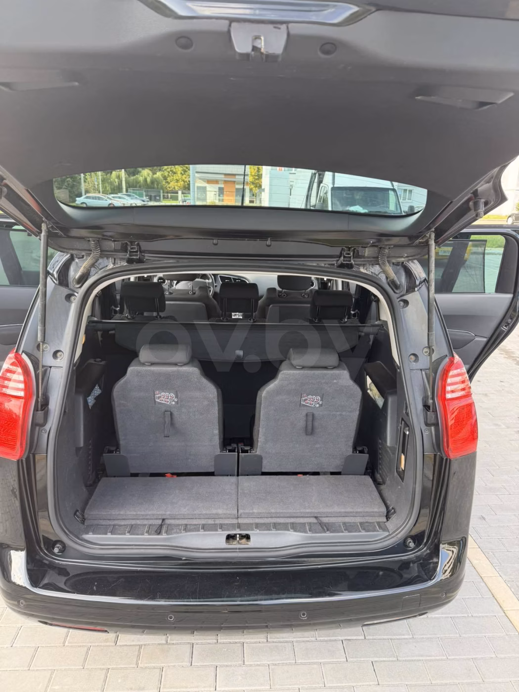 Peugeot 5008 фото 10