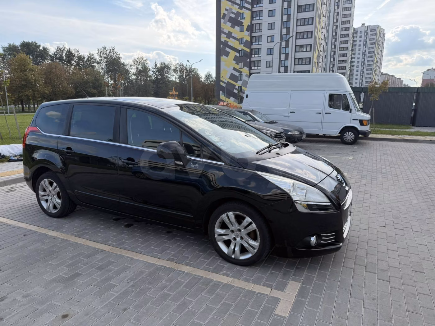 Peugeot 5008 фото 2