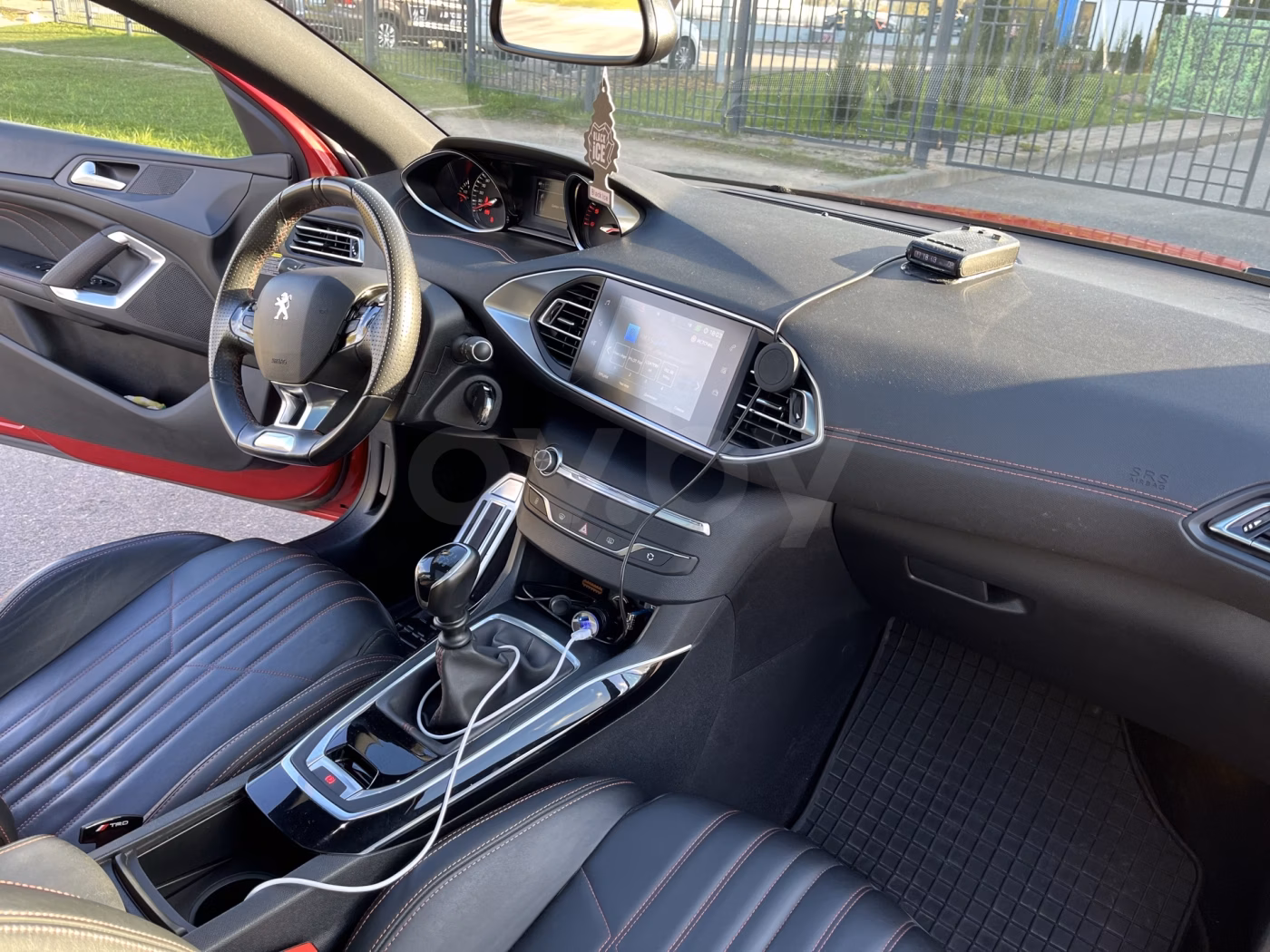 Peugeot 308 фото 6