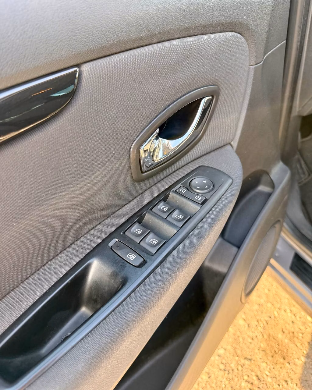 Renault Grand Scenic фото 8
