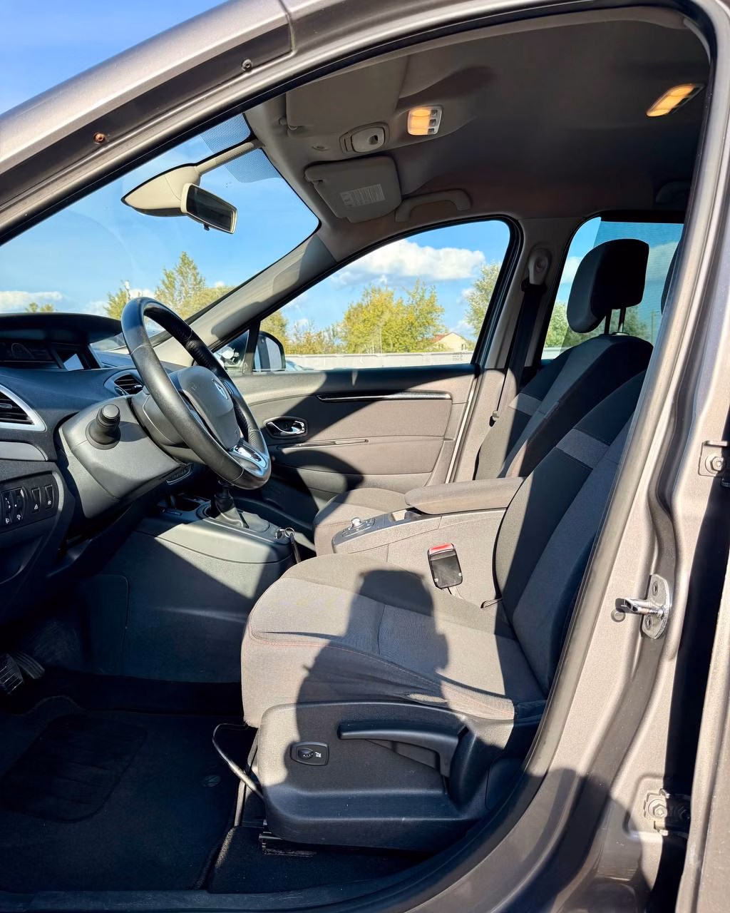 Renault Grand Scenic фото 9