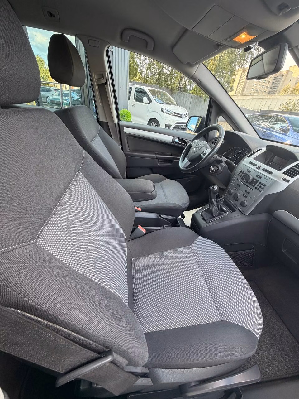 Opel Zafira фото 15