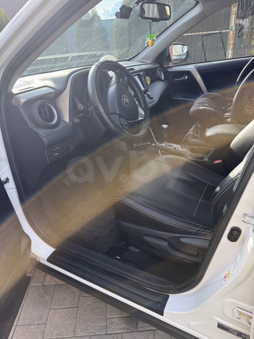 Toyota RAV4 фото 13