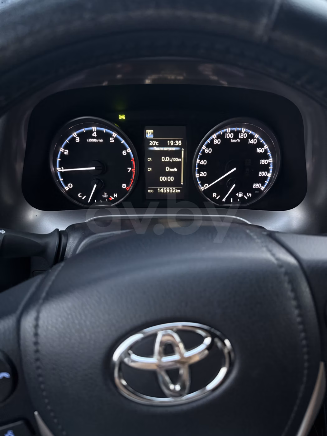 Toyota RAV4 фото 12