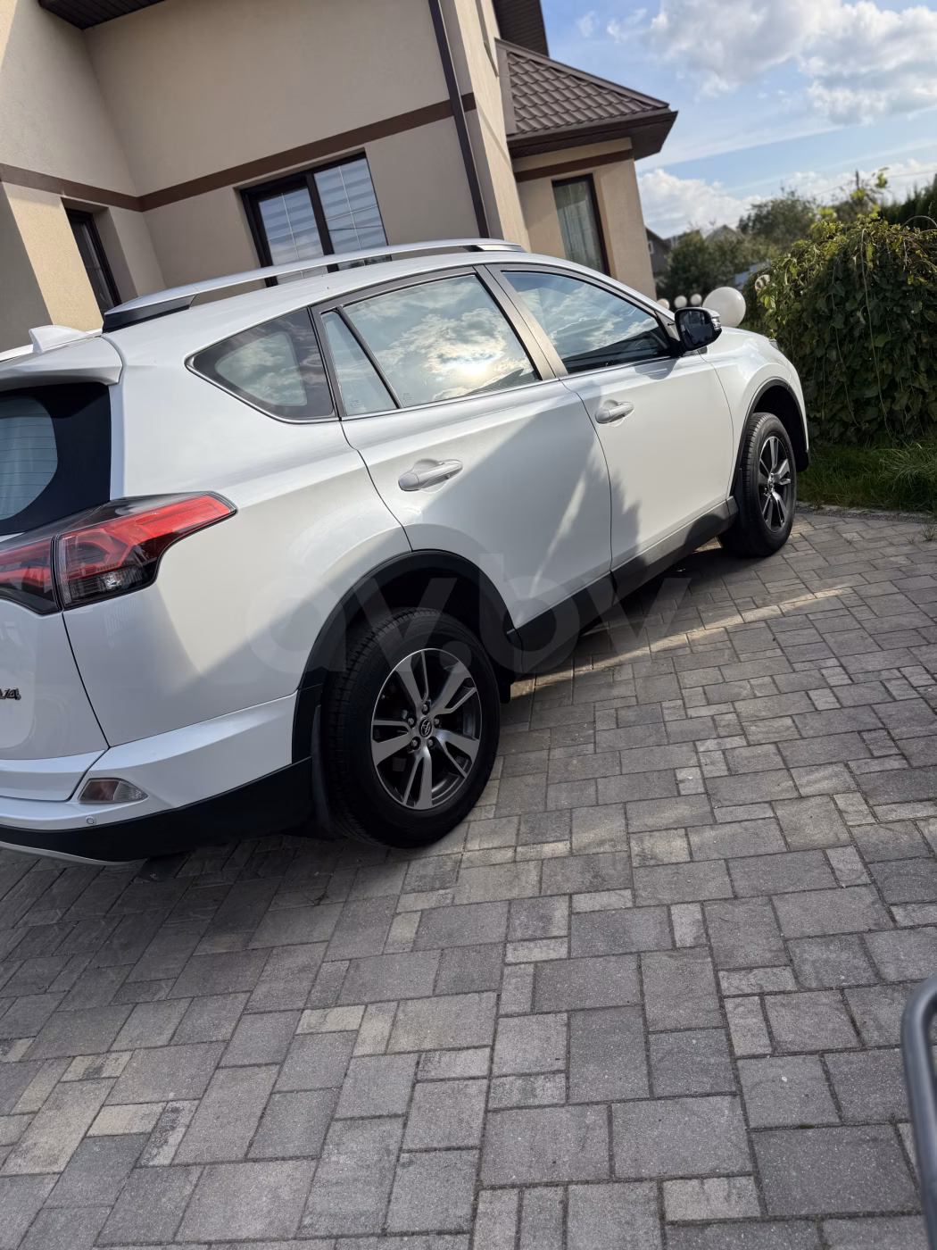 Toyota RAV4 фото 3