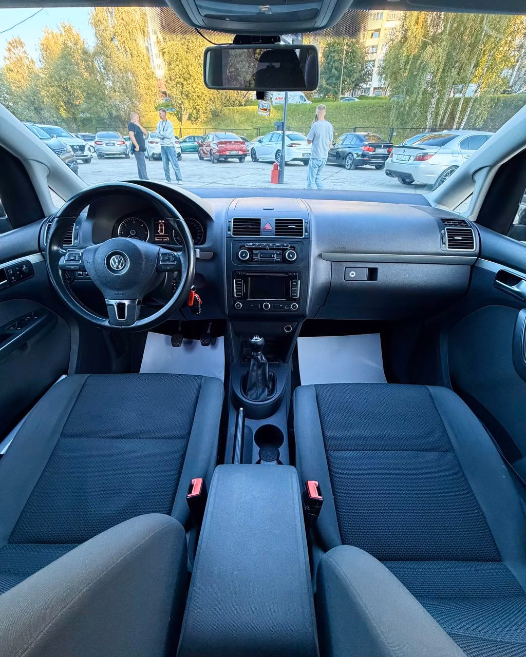 Volkswagen Touran фото 11