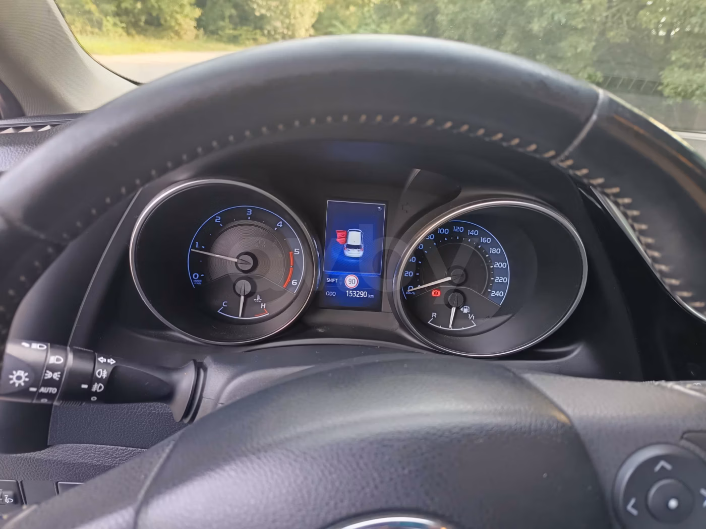 Toyota Auris фото 8