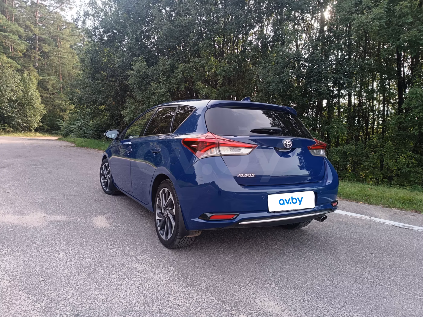 Toyota Auris фото 6