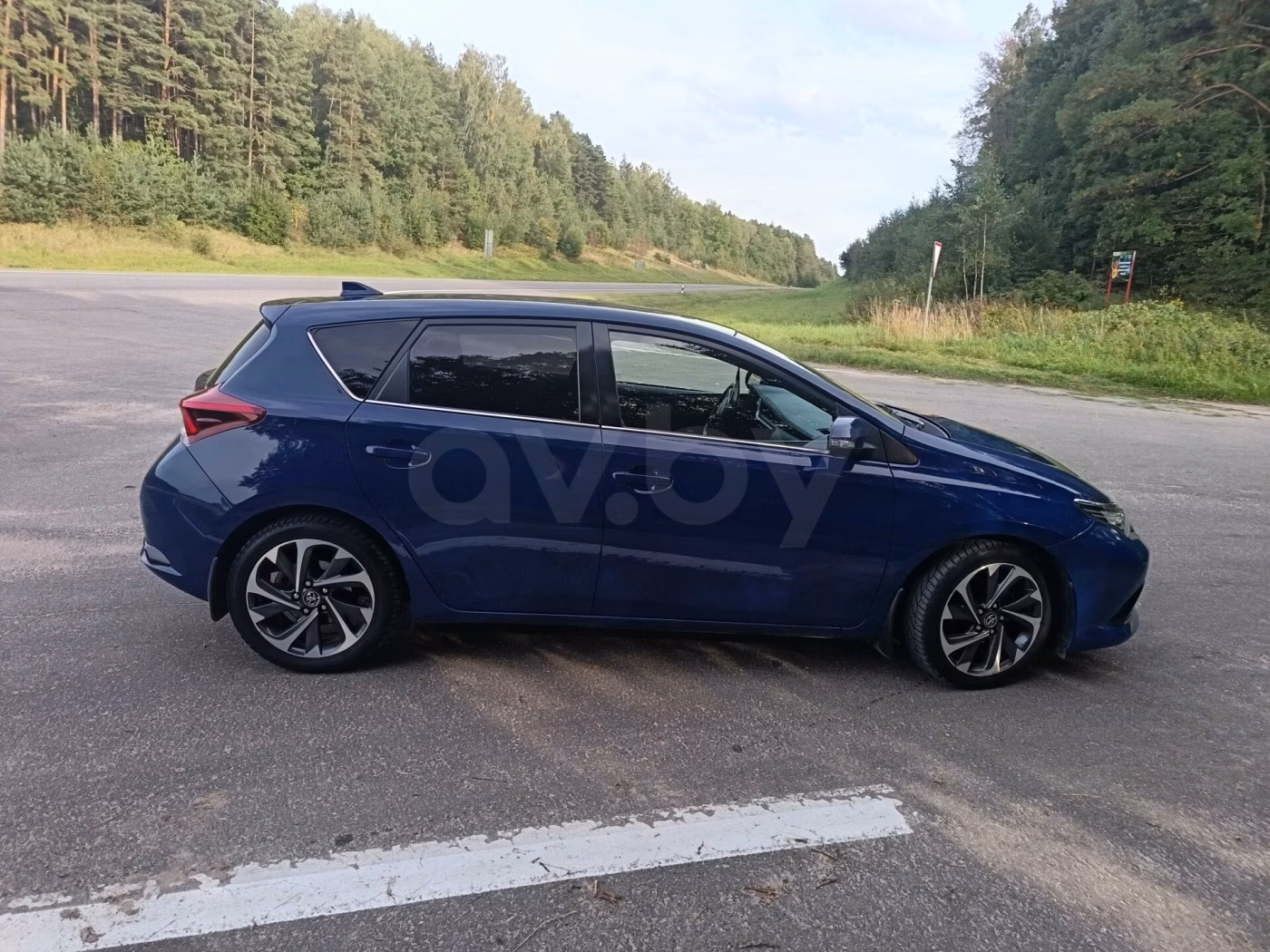 Toyota Auris фото 4