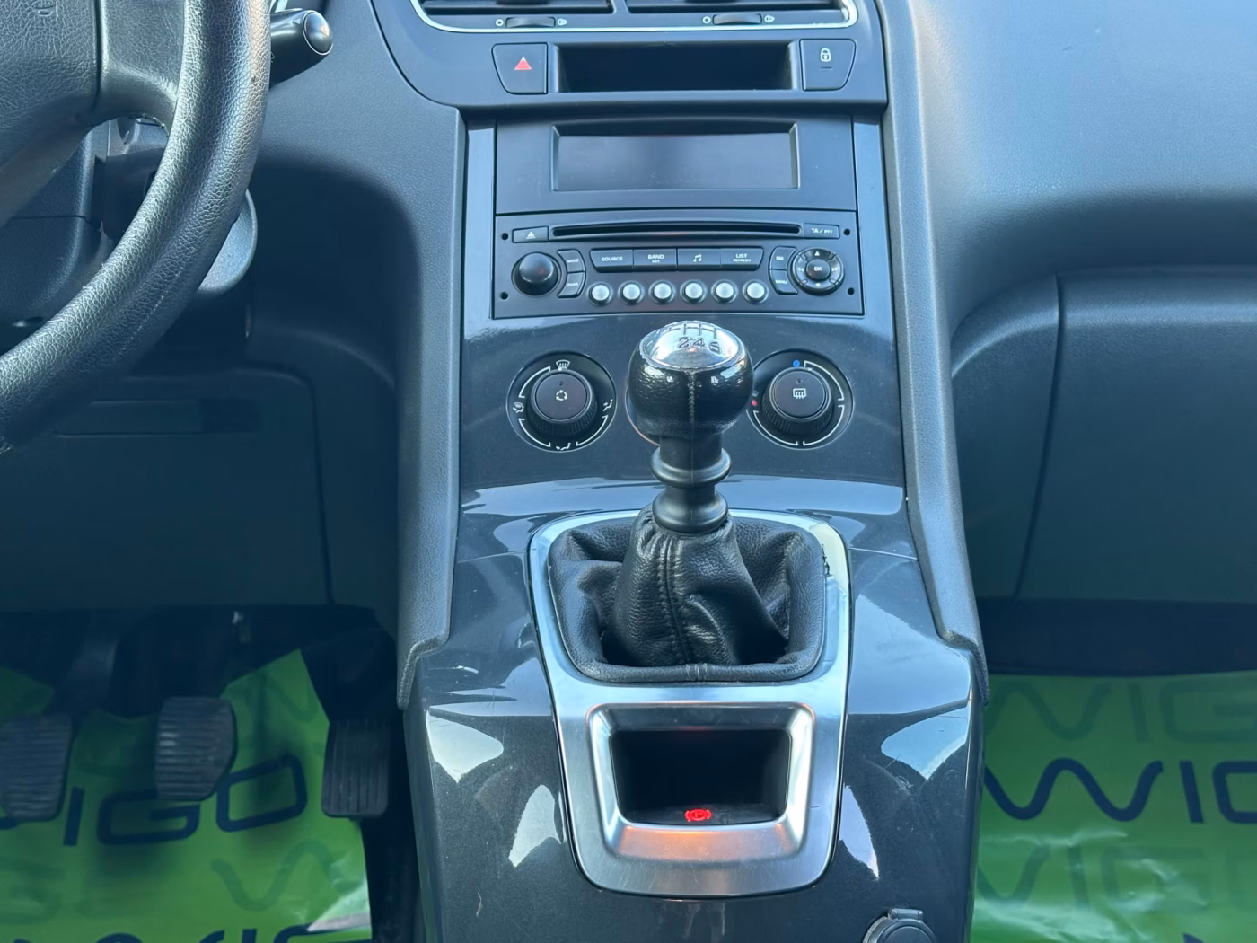 Peugeot 5008 фото 17