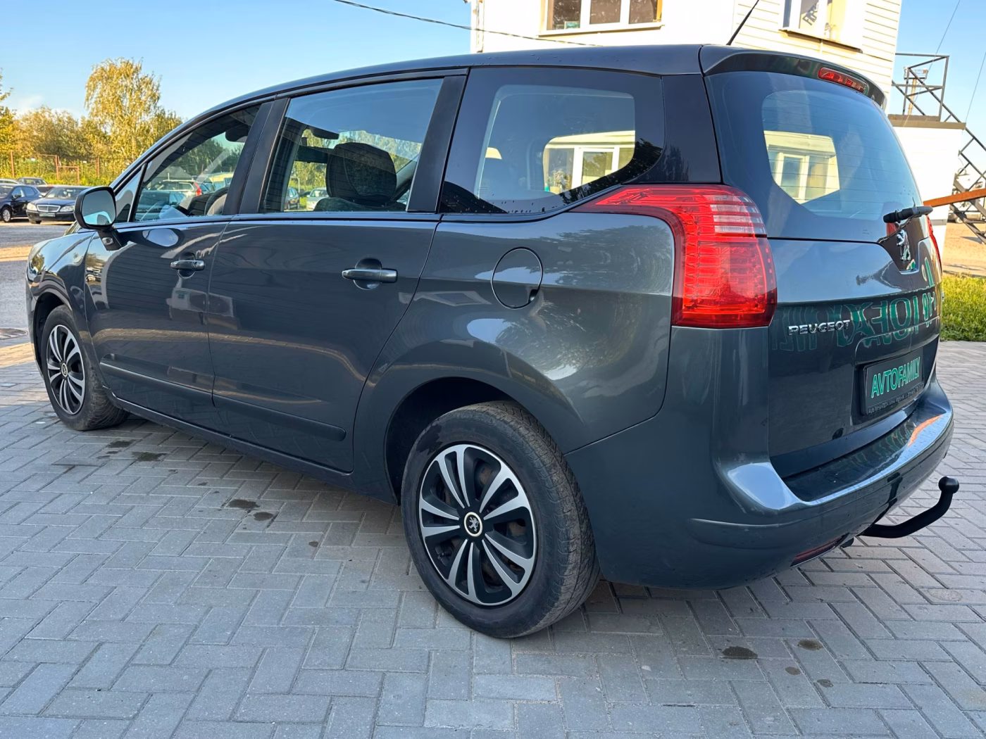 Peugeot 5008 фото 5
