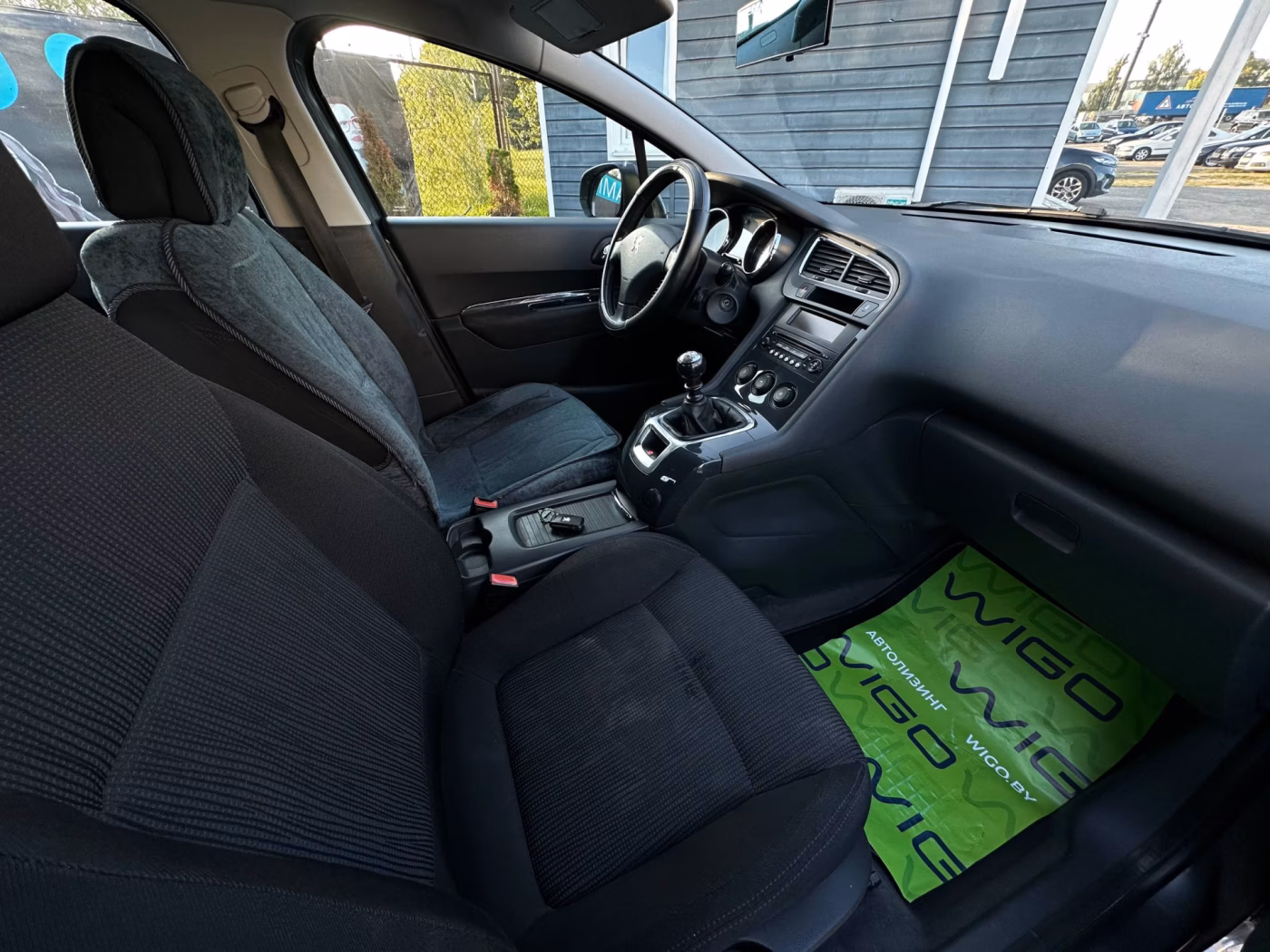 Peugeot 5008 фото 13