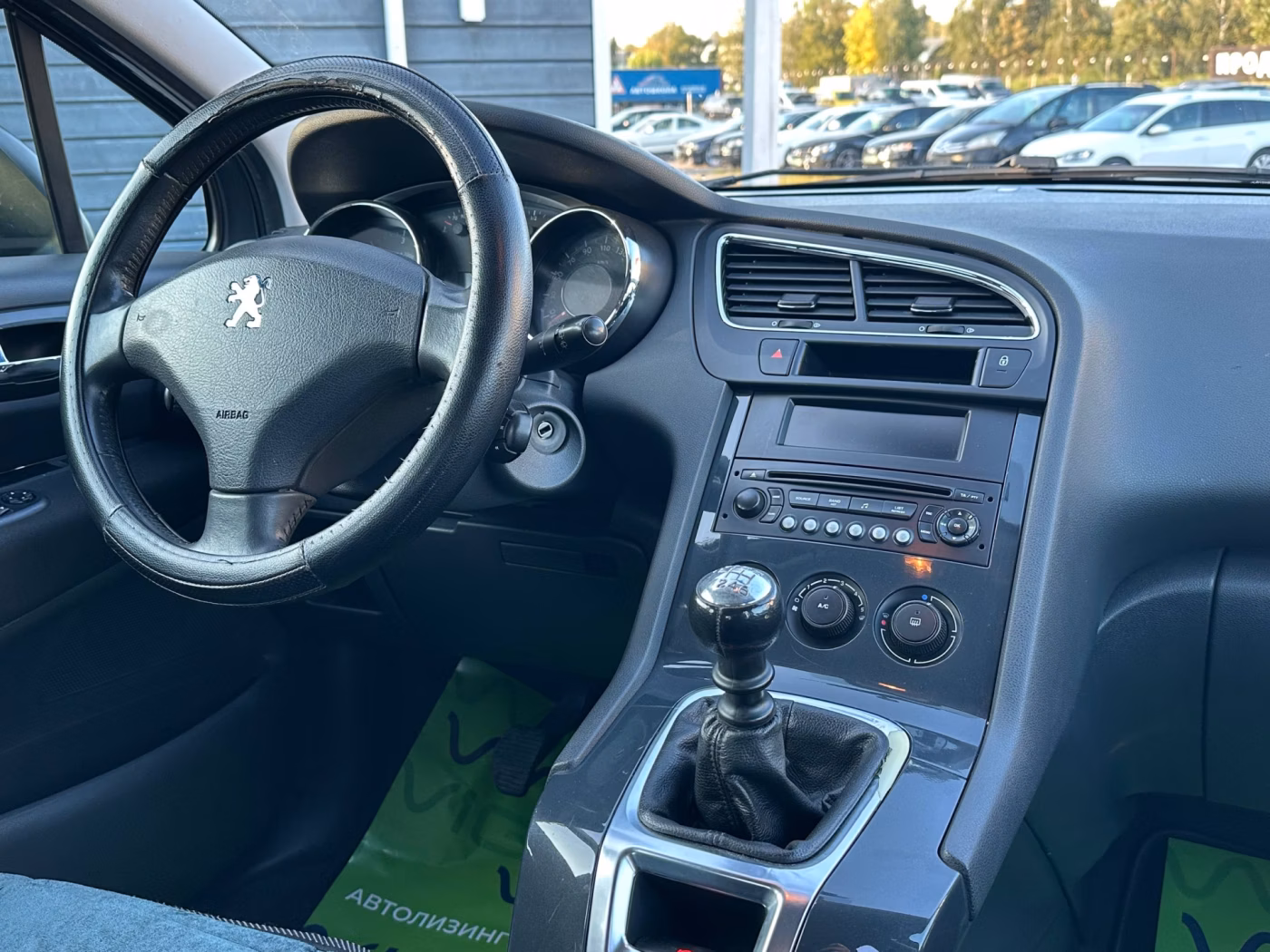 Peugeot 5008 фото 14