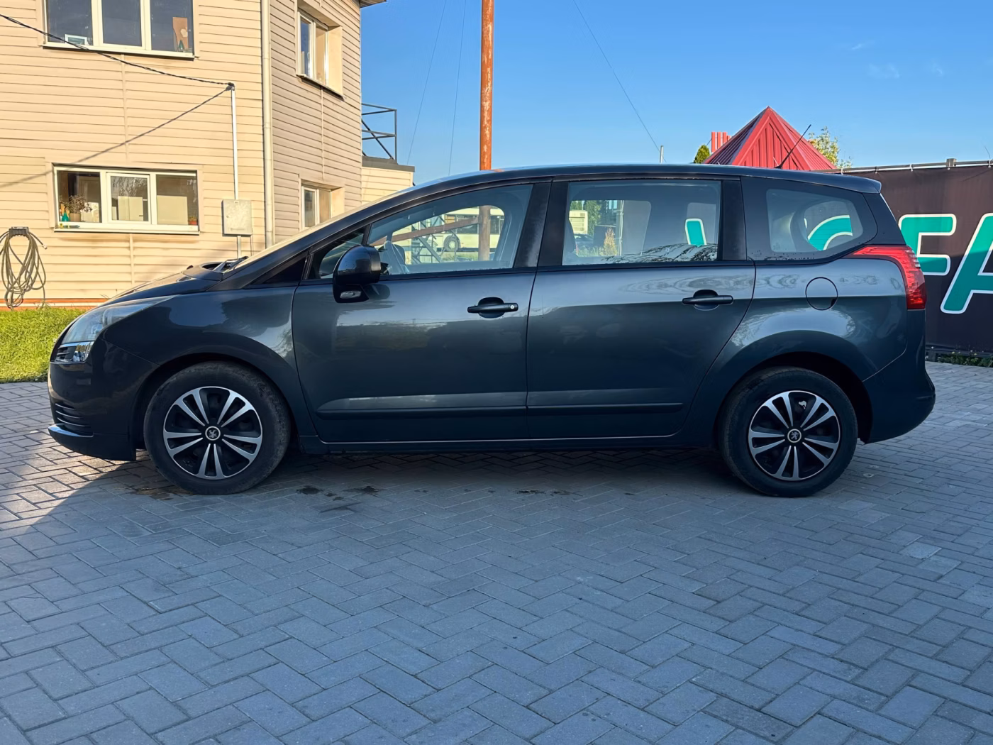Peugeot 5008 фото 4